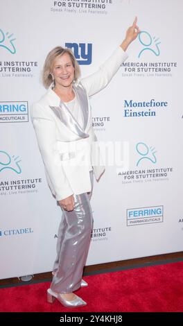 Laurie Tisch assiste au 18e gala annuel de l'American Institute for Stuttering au 583 Park Avenue à New York le 16 septembre 2024 Banque D'Images