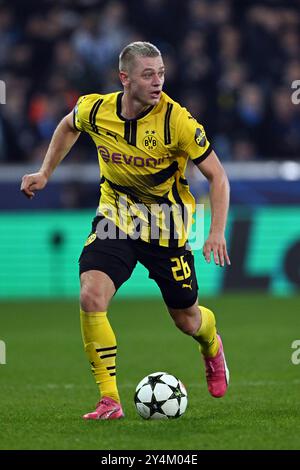 18 septembre 2024, Belgique, Brügge : Football : Ligue des Champions, FC Bruges - Borussia Dortmund, tour préliminaire, jour 1 du match, stade Jan Breydel, Julian Ryerson de Dortmund joue le ballon. Photo : Federico Gambarini/dpa Banque D'Images