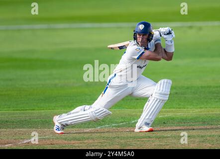 Wayne Madsen battant pour le Derbyshire dans un match de championnat du comté entre le Derbyshire et le Middlesex Banque D'Images