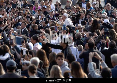 Cité du Vatican, Vatican, 18 septembre 2024. Le pape François lors de son audience générale hebdomadaire sur la place Pierre au Vatican. Maria Grazia Picciarella/Alamy Live News Banque D'Images