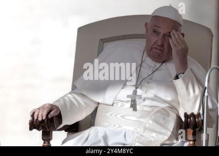 Cité du Vatican, Vatican, 18 septembre 2024. Le pape François lors de son audience générale hebdomadaire sur la place Pierre au Vatican. Maria Grazia Picciarella/Alamy Live News Banque D'Images