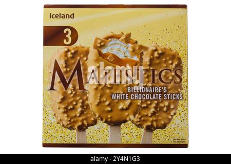 Boîte de Islande Majestics Billionaires bâtonnets de chocolat blanc crèmes glacées isolées sur fond blanc Banque D'Images