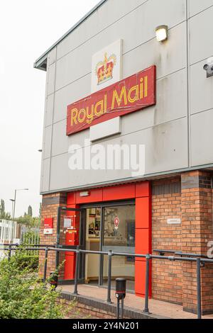 Un bureau de livraison Royal mail ouvert aux entreprises, Royaume-Uni. Banque D'Images