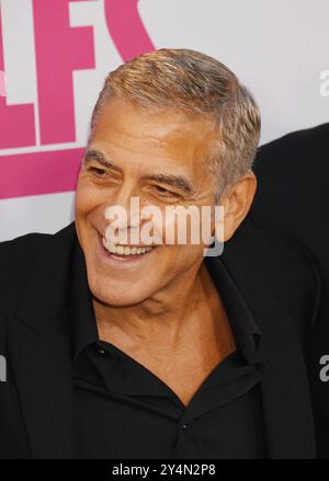 Hollywood, Californie, États-Unis. 18 septembre 2024. George Clooney assiste à la première de Los Angeles du film original Apple 'Wolfs' au TCL Chinese Theatre le 18 septembre 2024 à Hollywood, Californie. Crédit : Jeffrey Mayer/Media Punch/Alamy Live News Banque D'Images