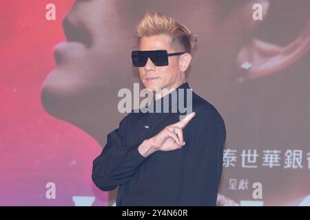 Aaron Kwok de la chanteuse de Hong Kong pose pour promouvoir le concert "ICONIC" lors d'une conférence de presse à Taipei le 19 septembre 2024. Banque D'Images