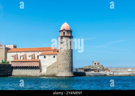 Église notre-Dame-des-Anges ou chapelle notre-Dame des Anges et Saint-Vincent à Collioure ou Cotlliure, village de pêcheurs de France Banque D'Images