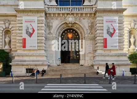 Entrée du Musée Océanographique, inauguré en 1910 par le réformateur moderniste de Monaco, le Prince Albert Ier, Monaco ville, Principauté de Monaco Banque D'Images