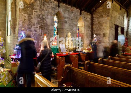 Festival de l'arbre de Noël de l'église St Andrew à Corbridge, Northumberland. Banque D'Images