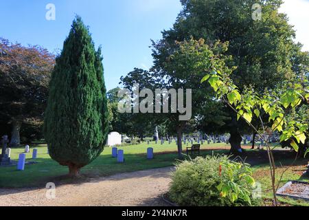 Gosport, Hampshire, Angleterre. 13 septembre 2024. Une vue sur le paysage près de l'entrée. Cette photo fait partie d'une série que j'ai prise lors d'une récente visite au cimetière de la Marine royale de Haslar pendant les Journées portes ouvertes du patrimoine de Gosport. Cette sélection comprend quelques photos que j'ai prises sur le chemin de l'événement et en dehors, alors que j'étais à pied. Banque D'Images