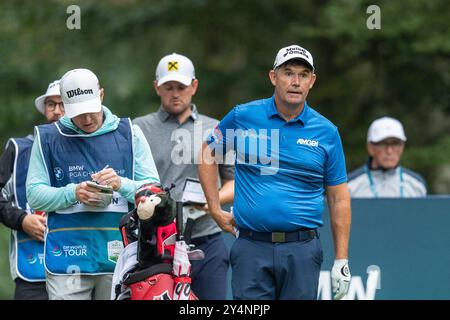 Padraig Harrington d'Irlande lors de la première manche du BMW PGA Championship au Wentworth Golf Club, Virginia Water, Angleterre le 19 septembre 2024. Photo de Grant Winter. Utilisation éditoriale uniquement, licence requise pour une utilisation commerciale. Aucune utilisation dans les Paris, les jeux ou les publications d'un club/ligue/joueur. Crédit : UK Sports pics Ltd/Alamy Live News Banque D'Images