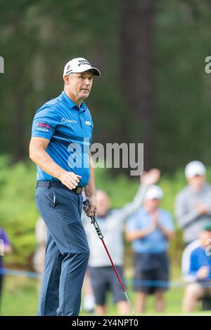 Padraig Harrington d'Irlande sur le 11e green lors de la première manche du BMW PGA Championship au Wentworth Golf Club, Virginia Water, Angleterre le 19 septembre 2024. Photo de Grant Winter. Utilisation éditoriale uniquement, licence requise pour une utilisation commerciale. Aucune utilisation dans les Paris, les jeux ou les publications d'un club/ligue/joueur. Crédit : UK Sports pics Ltd/Alamy Live News Banque D'Images