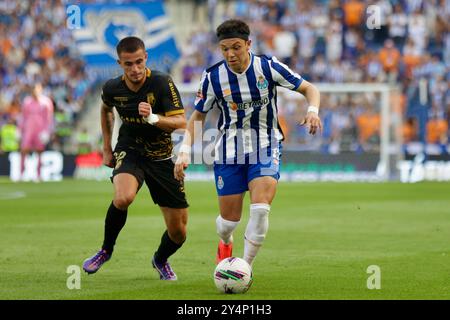 Pepê du FC Porto contrôle le ballon lors du match de Liga Portugal Betclic entre le FC Porto et le SC Farense à l'Estadio do Dragao le 15 septembre 2024 à Porto, Portugal. Banque D'Images