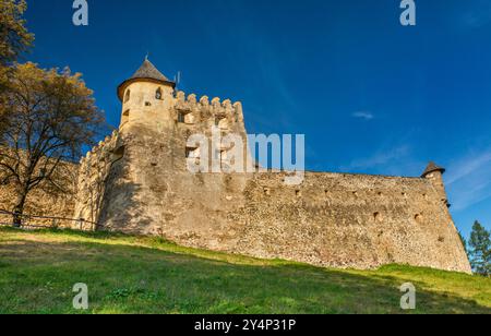 Bastion à l'entrée, baroque, début du XVIIe siècle, au château de Stara Lubovna dans la région de Spis, Carpates occidentales, région de Presov, Slovaquie Banque D'Images