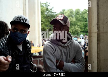 Manifestants sur un Mach Black Lives Matter en 2020. Toutes les personnes montrées dans ces images ont accepté que leur photo soit prise et publiée. Voici un élargi Banque D'Images