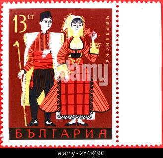Photo d'un timbre-poste bulgare de 13 stotinka homme et femme de Tchirpan de la série de costumes folkloriques de 1968 Banque D'Images