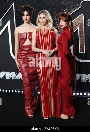 Alejandra Villarreal Vélez, Daniela Villarreal Vélez et Paulina Villarreal Vélez de The Warning participent aux MTV Video Music Awards 2024, VMAS, à l'UBS Arena à Elmont, New Jersey, États-Unis, le 11 septembre 2024. Banque D'Images