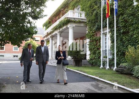 Madrid, Espagne. 12 septembre 2024. Madrid, Royaume d'Espagne ; 09/12/2024.- Sánchez reçoit Edmundo González Urrutia mais pas comme président élu. La réunion de la Moncloa a une valeur politique, mais avec la mise en scène, le gouvernement a cherché à baisser son chiffre. Après le refus du PSOE de soutenir au Congrès la reconnaissance d’Edmundo González Urrutia comme président élu du Venezuela, Pedro Sánchez l’a reçu à la Moncloa, devenant ainsi le premier leader démocratique à le faire après la fraude électorale de Nicolás Maduro. Crédit : Fernando Calvo/Juan Carlos Rojas/dpa/Alamy Live News Banque D'Images