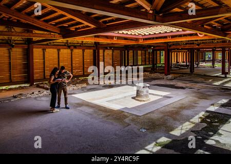 AQUILÉE, ITALIE – 2 JUIN 2024 : Domus de Tito Macro, l'une des plus grandes ruines résidentielles romaines du nord de l'Italie. Cette ancienne maison offre insig Banque D'Images