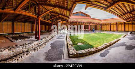 AQUILÉE, ITALIE – 2 JUIN 2024 : Domus de Tito Macro, l'une des plus grandes ruines résidentielles romaines du nord de l'Italie. Cette ancienne maison offre insig Banque D'Images