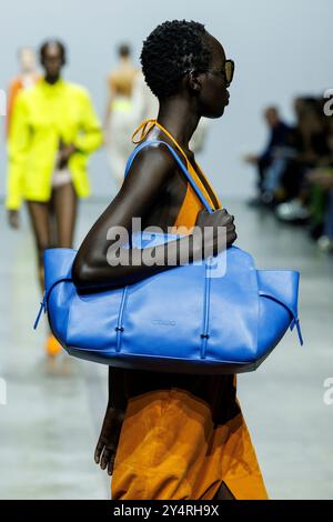 Milan, Italien. 17 septembre 2024. Piste ICEBERG printemps/été 2025 pendant la semaine de la mode de Milan le 2024 septembre - Milan, Italie 17/09/2024 crédit : dpa/Alamy Live News Banque D'Images