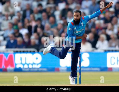 L'Angleterre Adil Rashid bowling lors du premier match international d'une journée à Trent Bridge, Nottingham. Date de la photo : jeudi 19 septembre 2024. Banque D'Images