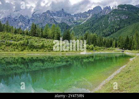 Lac panoramique, lac de montagne, Alpes Stubai près de Telfes et Fulpmes, hautes montagnes des Alpes, humeur météo, humeur nuageuse, Tyrol, Autriche, Europe Banque D'Images