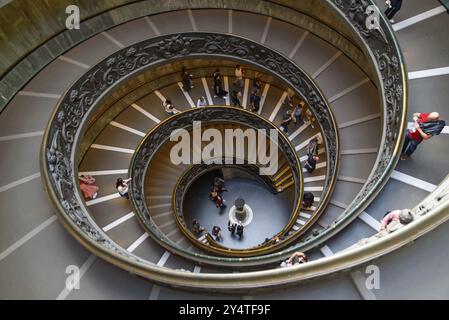 Escalier en spirale de Bramante des musées du Vatican dans la Cité du Vatican Banque D'Images