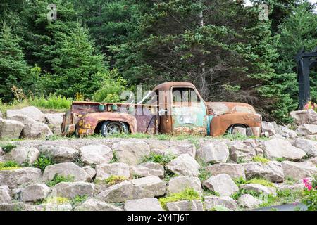 Ugly Betty camionnette GMC vintage à la marée sur l'autoroute conception Bay à Harbour main, Terre-Neuve-et-Labrador, Canada Banque D'Images