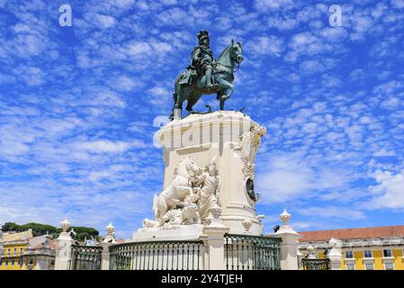 Statue du roi José I sur la Praca do Comercio (place du commerce) à Lisbonne, Portugal, Europe Banque D'Images