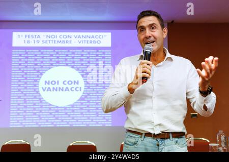 Viterbo, Italie. 19 septembre 2024. Roberto Vannacci durante la chiusura delll'evento Organizato dall'associazione &#x201c;Noi con Vannacci&#x201d ; a Viterbo, Gioved&#xec;, 19 Settembre 2024 (Foto Roberto Monaldo/LaPresse) Roberto Vannacci lors de la clôture de l'événement organisé par l'association "Noi con Vannacci" à Viterbo, jeudi 19 septembre 2024 (photo de Monaldo/Lapresse Live) Banque D'Images