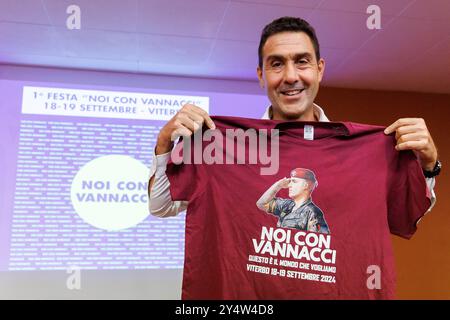 Viterbo, Italie. 19 septembre 2024. Roberto Vannacci durante la chiusura delll'evento Organizato dall'associazione &#x201c;Noi con Vannacci&#x201d ; a Viterbo, Gioved&#xec;, 19 Settembre 2024 (Foto Roberto Monaldo/LaPresse) Roberto Vannacci lors de la clôture de l'événement organisé par l'association "Noi con Vannacci" à Viterbo, jeudi 19 septembre 2024 (photo de Monaldo/Lapresse Live) Banque D'Images