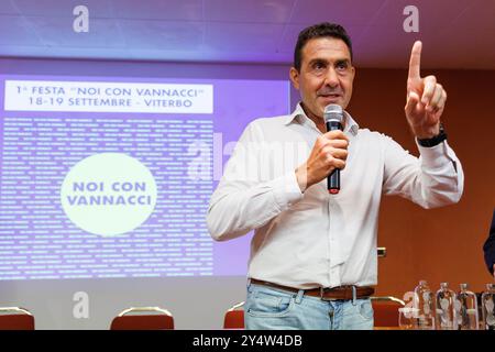 Viterbo, Italie. 19 septembre 2024. Roberto Vannacci durante la chiusura delll'evento Organizato dall'associazione &#x201c;Noi con Vannacci&#x201d ; a Viterbo, Gioved&#xec;, 19 Settembre 2024 (Foto Roberto Monaldo/LaPresse) Roberto Vannacci lors de la clôture de l'événement organisé par l'association "Noi con Vannacci" à Viterbo, jeudi 19 septembre 2024 (photo de Monaldo/Lapresse Live) Banque D'Images