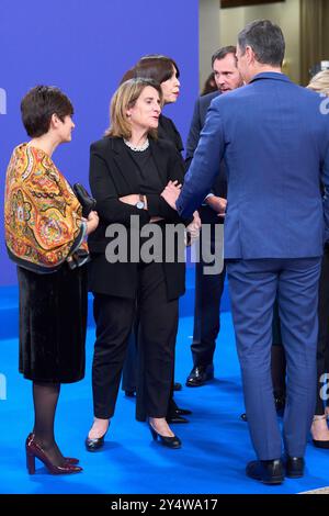 Pedro Sanchez, premier ministre, Isabel Rodriguez, Teresa Ribera, vice-présidente et ministre de l'environnement assistent au concert de clôture de la Présidence espagnole du Conseil de l'Union européenne à l'Auditorium national le 21 décembre 2023 à Madrid, Espagne. Banque D'Images