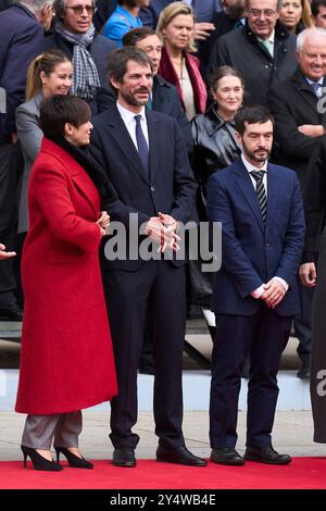 Isabel Rodriguez, Ernest Urtasun, ministre de la culture, Pablo Bustinduy assiste à l'ouverture de la 15ème législature - défilé militaire au Congrès des députés le 29 novembre 2023 à Madrid, Espagne. Banque D'Images