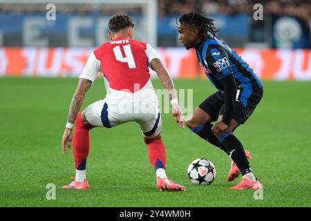 Ademola Lookman de l'Atalanta BC 1907 porte le ballon lors du match de l'UEFA Champions League 2024/2025 entre l'Atalanta BC et l'Arsenal FC au Gewiss Stadium le 19 septembre 2024, Bergame, Italie. Banque D'Images