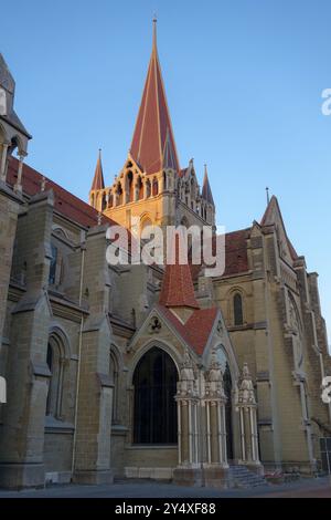 Prise de vue depuis le dessous de l'une des tours de la cathédrale de Lausanne Banque D'Images