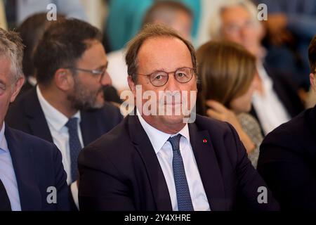 Marseille, France. 19 septembre 2024. L'ancien président de la République française François Hollande a vu lors de son voyage à Marseille. L’ancien président français François Hollande s’est rendu à Marseille pour signer un accord entre sa fondation et la ville de Marseille. Crédit : SOPA images Limited/Alamy Live News Banque D'Images