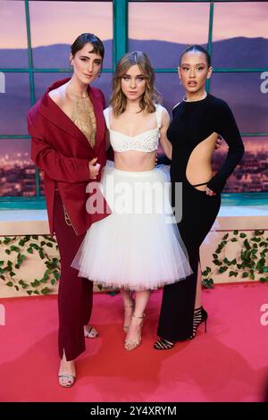 Clara Galle, Emiio Lazo, Natalia Azahara assiste à la première de 'A traves de mi ventana (Through My Window)' au Cinéma Callao le 2 février 2022 à Madrid, Espagne. Banque D'Images