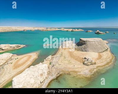 Vue aérienne du parc géologique de Yadan, situé dans le bassin de Qaidam, ou grand chai dan, province de Qinghai, Chine. Il comprend le landfor Yadan Banque D'Images