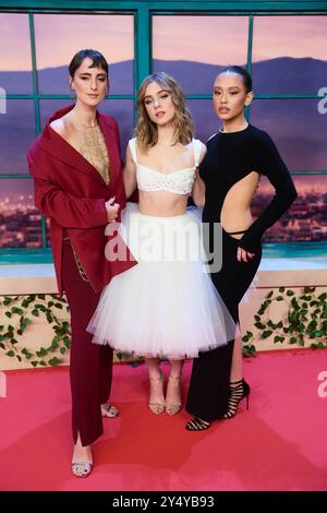 Clara Galle, Emiio Lazo, Natalia Azahara assiste à la première de 'A traves de mi ventana (Through My Window)' au Cinéma Callao le 2 février 2022 à Madrid, Espagne. Banque D'Images