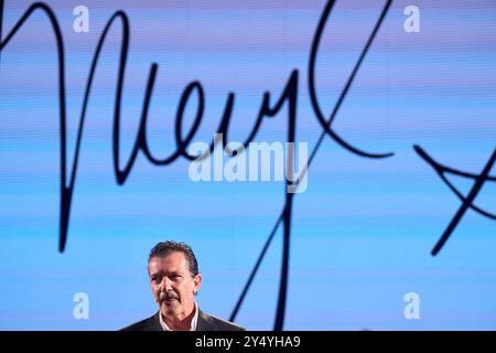 Antonio Banderas présente Meryl Streep, Prix Princesse des Asturies 2023 pour les Arts pour une conférence 'Sin Guion' pendant les Princesa de Asturias Awards 2023 au Palacio de Congresos le 18 octobre 2023 à Oviedo, Espagne. Banque D'Images