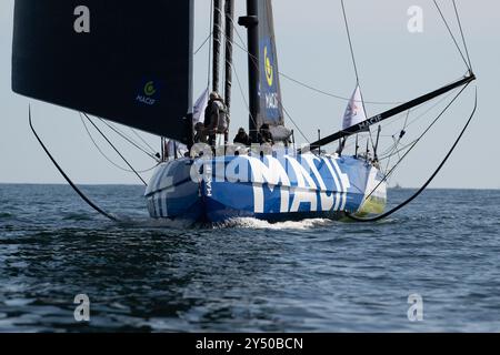 Charlie Dalin Macif lors du départ de la course de 48 heures le défi Azimut, au large de Lorient, Ouest de la France, le 15 septembre 2024 Banque D'Images