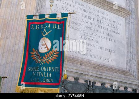 Cerimonia dell' ubbidienza massonica del Grande Oriente d'Italia Goi, la più antica e numerosa istituzione massonica regolare italiana, in occasione dell'anniversario dell' Breccia di Porta Pia del 20 settembre 1870 che pose termine allo Stato Pontificio. Roma, Venerdì 20 Settembre 2024 (foto Mauro Scrobogna /LaPresse) cérémonie de l'obéissance maçonnique du Grand Orient d'Italie GOI, la plus ancienne et la plus grande institution maçonnique régulière italienne, à l'occasion de l'anniversaire de la brèche de Porta Pia le 20 septembre 1870 qui a mis fin à l'État pontifical. Rome, vendredi 20 septembre 202 Banque D'Images