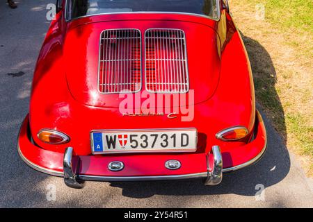 Porsche 356 C at Vienna Classic Days 2024, oldtimer car Parade, Donaupark, Vienne, Autriche Banque D'Images