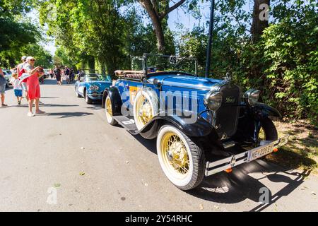 Ford Deluxe Roadster 1931 aux Vienna Classic Days 2024, oldtimer car Parade, Donaupark, Vienne, Autriche Banque D'Images