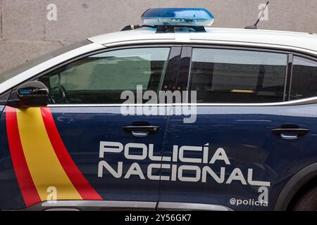 Madrid, Espagne. 20 septembre 2024. Une voiture de patrouille Policia Nacional est garée dans une rue de Madrid. Crédit : Jan Woitas/dpa/Alamy Live News Banque D'Images