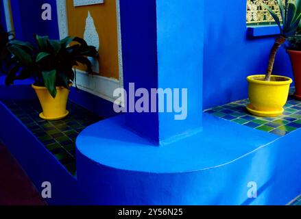 La maison du couturier Yves Saint Laurent. Le jardin Majorelle à Marrakech au Maroc au Maghreb en Afrique du Nord. Banque D'Images