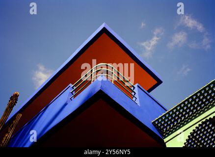 La maison du couturier Yves Saint Laurent. Le jardin Majorelle à Marrakech au Maroc au Maghreb en Afrique du Nord. Banque D'Images