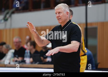 GER, Wuerzburg, easyCredit BBL, basketball, FIT/One Baskets Wuerzburg v. MHP RIESEN Ludwigsburg, tectake Arena, 15 septembre 2024, match amical - hommes, préparation pour la saison 2024/25, entraîneur-chef John Patrick (MHP RIESEN Ludwigsburg) crédit : HMB Media/Julien Becker/Alamy Archival Banque D'Images