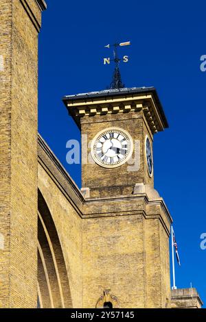 Close-up de tour de l'horloge à la gare de King's Cross, Londres, UK Banque D'Images